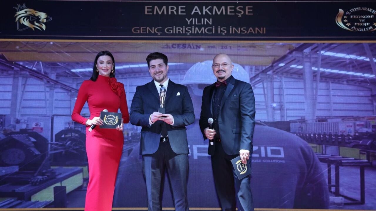 Emre Akmeşe'ye Yılın Genç Girişimci İş İnsanı Ödülü