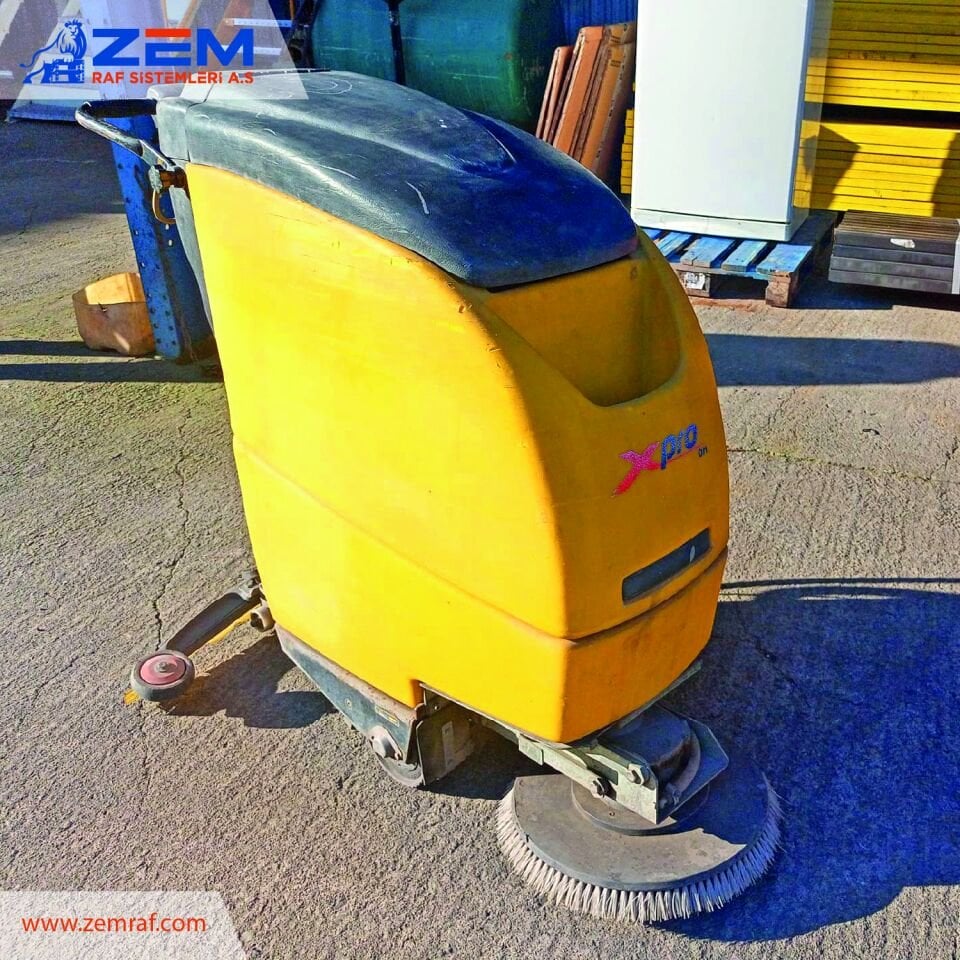 XPRO Zemin Temizleme Makinesi