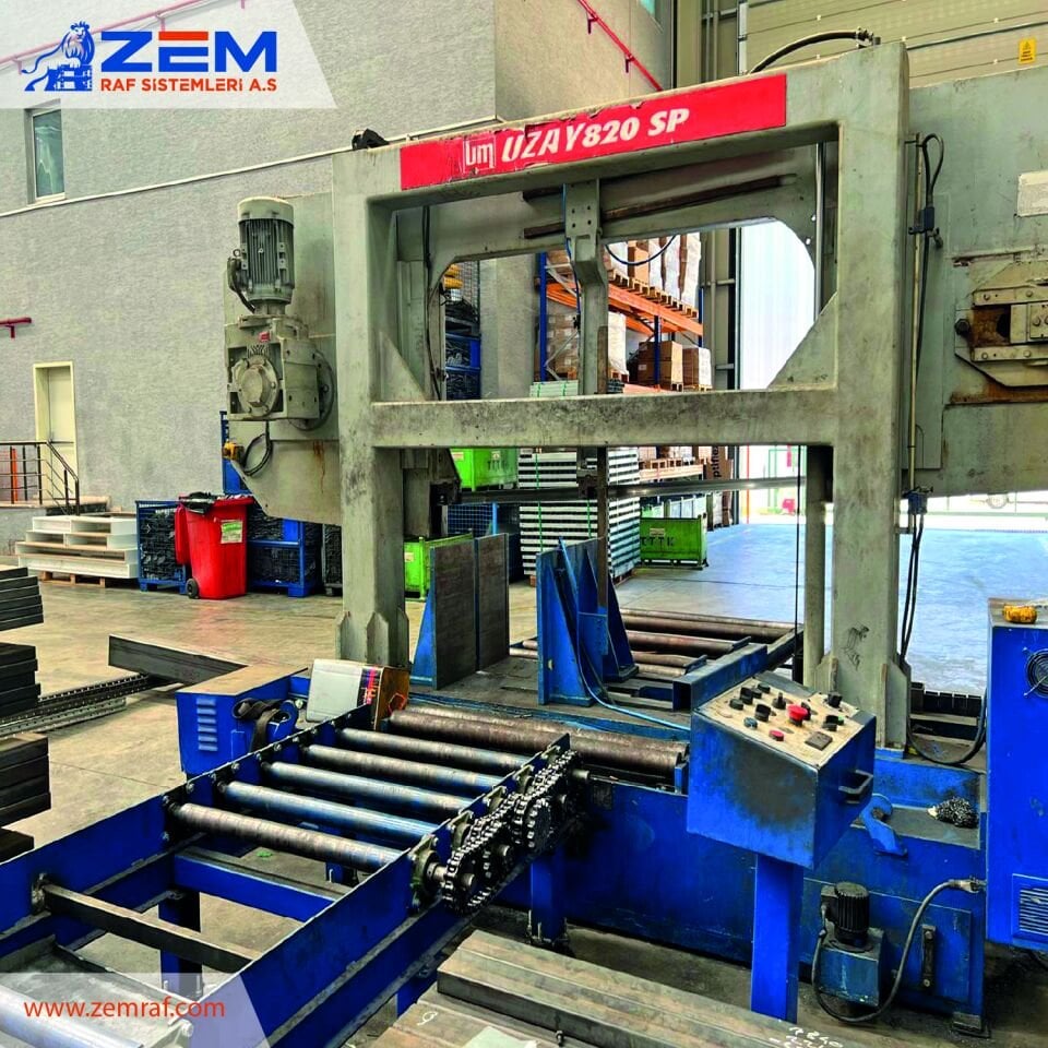 Uzay 820 SP Kesim Makinesi