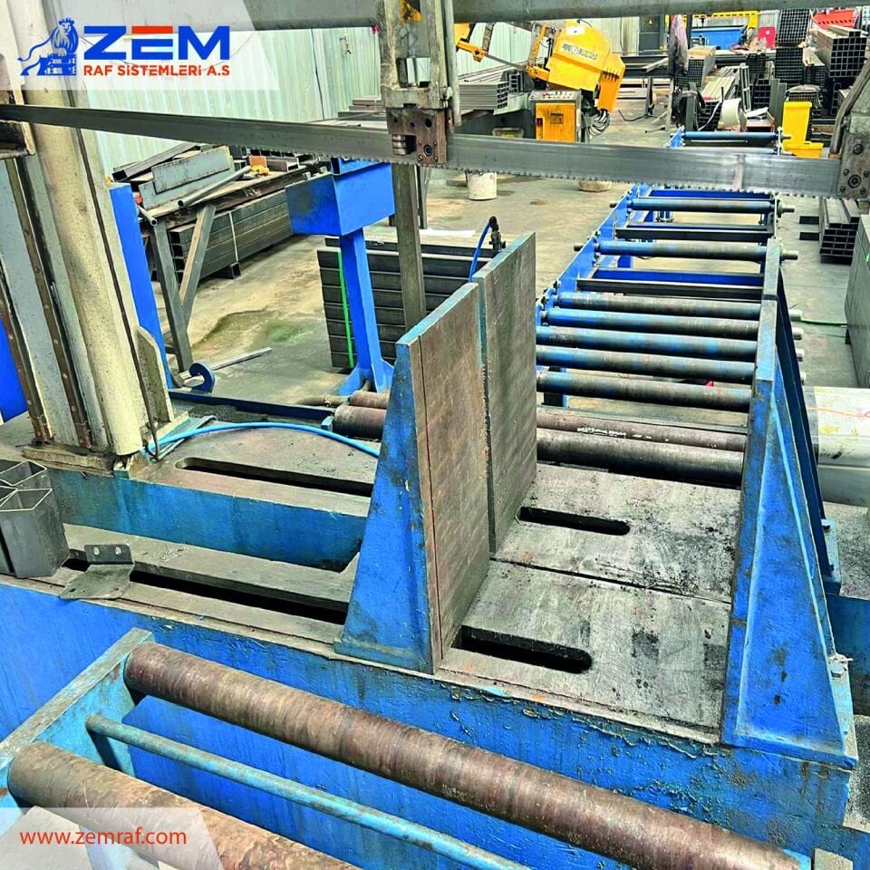 Uzay 820 SP Kesim Makinesi