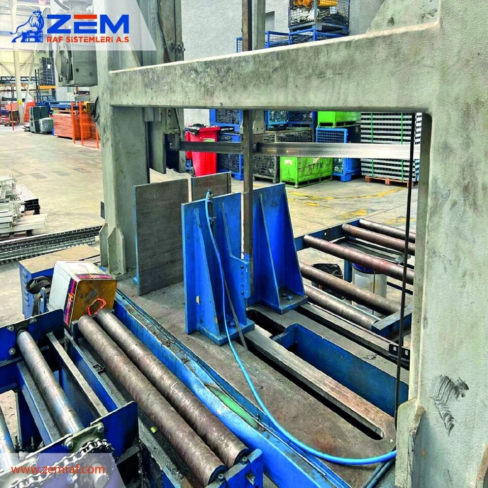 Uzay 820 SP Kesim Makinesi