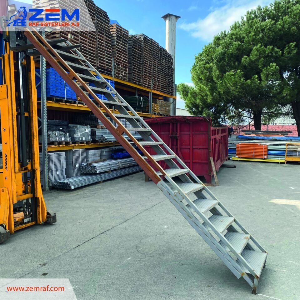Merdiven Gri 830x300x4900