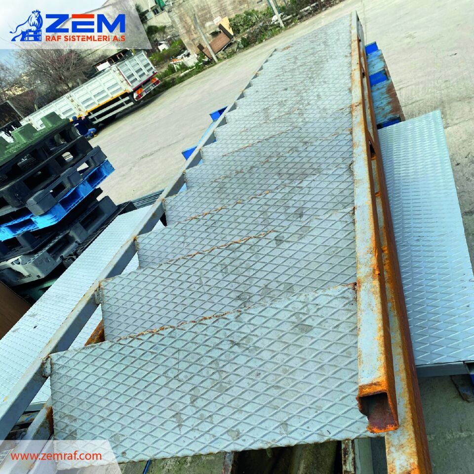 Merdiven Gri 830x300x4900