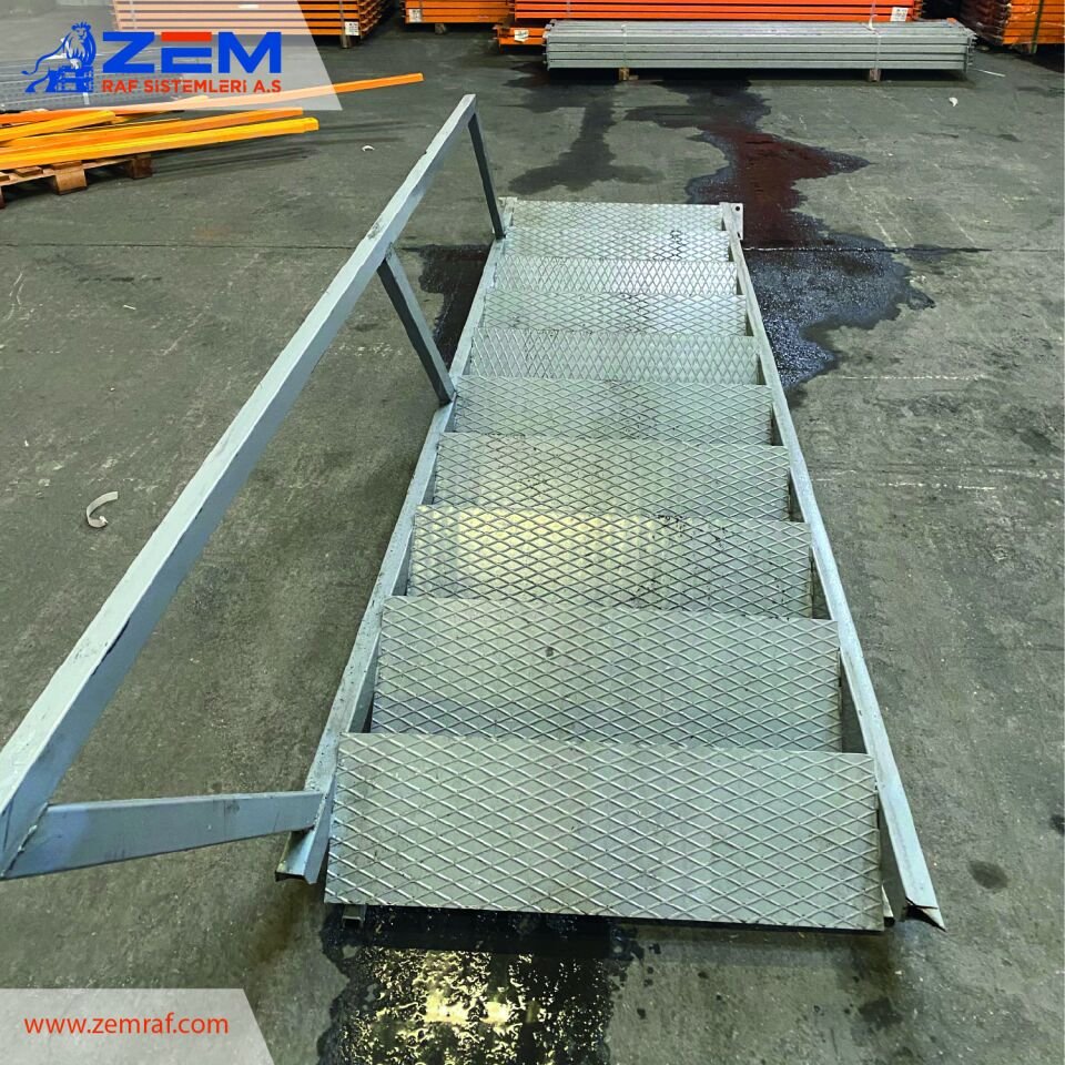 Merdiven Gri 900x245x3200